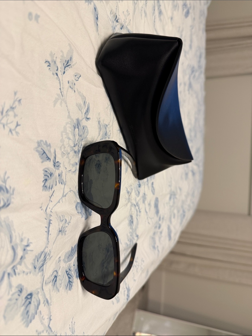 Gentle Monster Melrose T1 Square Frame Tortiseshell Glasses W Black Lenses
